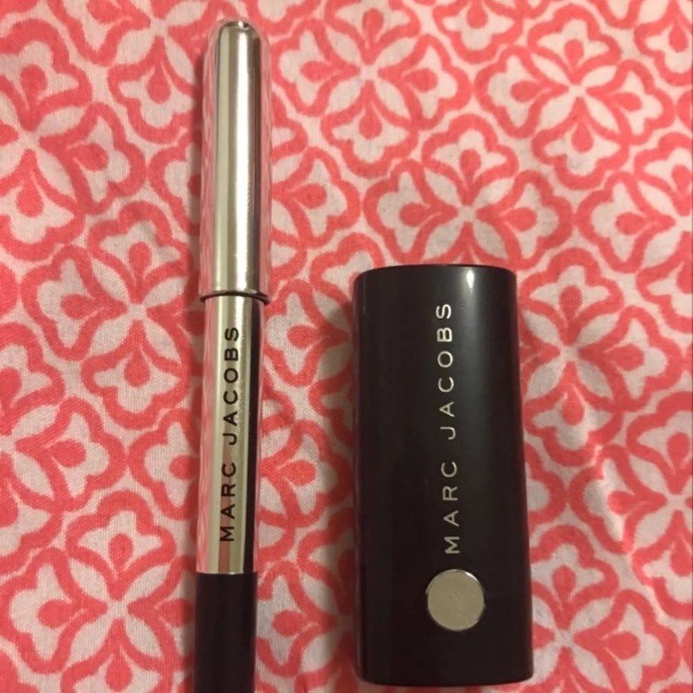 Eyeliner and lipstick